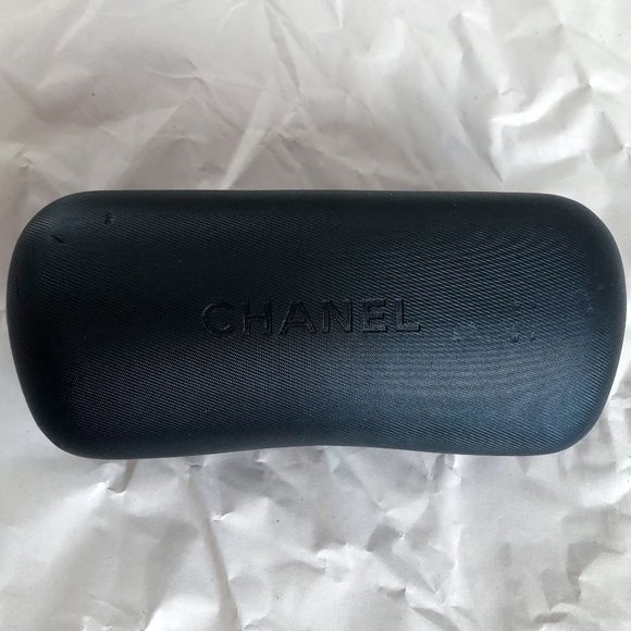 CHANEL brown wraparound sunglasses with hardshell carrying case - Picture 10 of 17